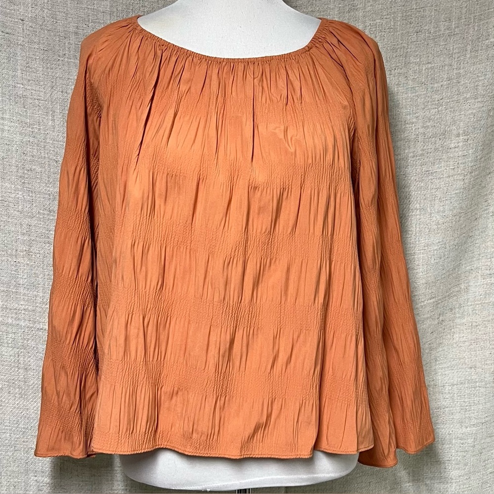 Elizabeth and James top